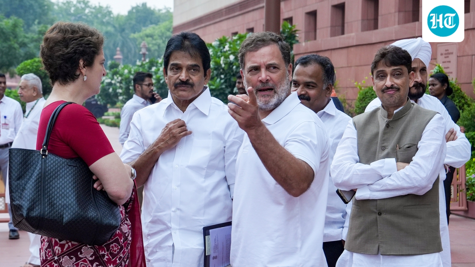 राहुल गांधी ने मोदी पर युवाओं के खिलाफ आरोप लगाया