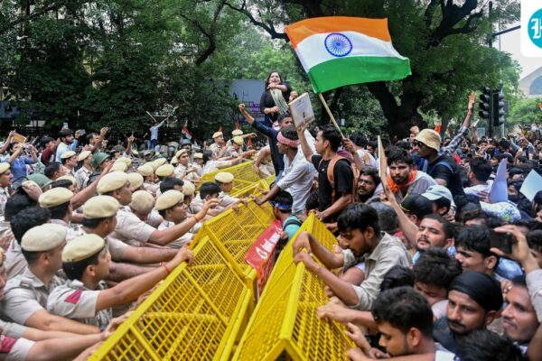 CJP का 'चलो संसद' मार्च, अभिजीत दीपके की भूख हड़ताल