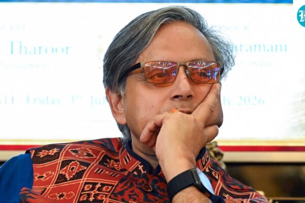 शशि थरूर संसद में महत्वपूर्ण मुद्दों पर चर्चा की मांग करते हुए