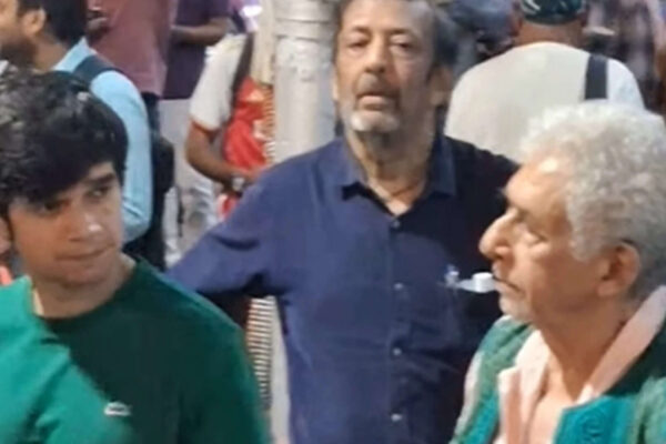 नसीरुद्दीन शाह का जंतर-मंतर पर मौन समर्थन