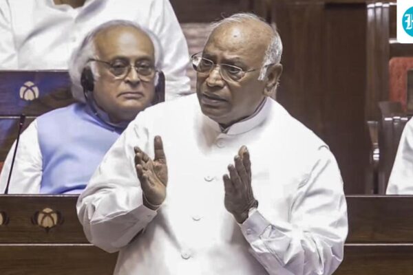 दिल्ली के जंतर मंतर पर नागरिकता कानून के खिलाफ प्रदर्शन