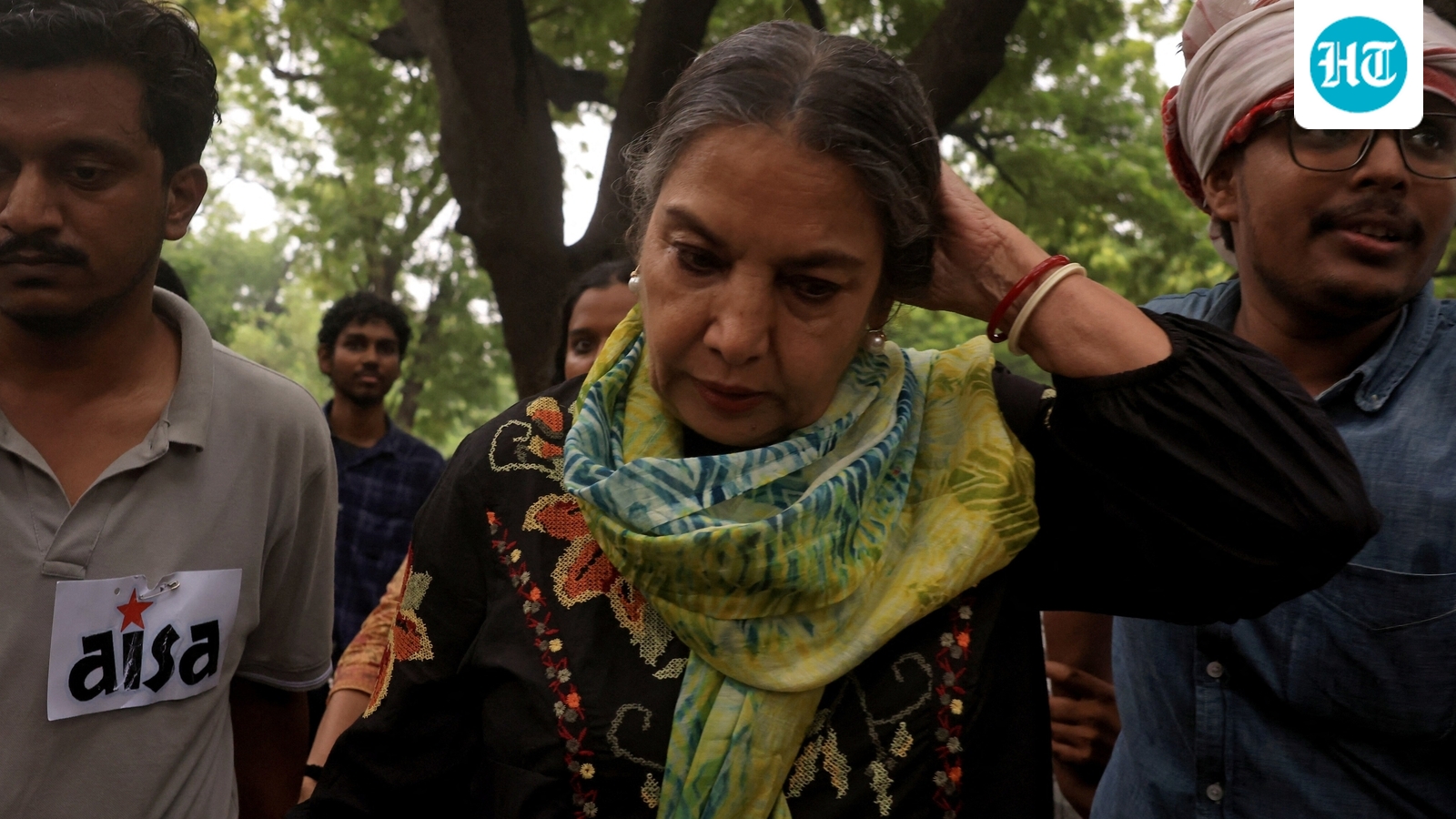 शबाना आज़मी का प्रदर्शन में शामिल होना और तबीयत बिगड़ना