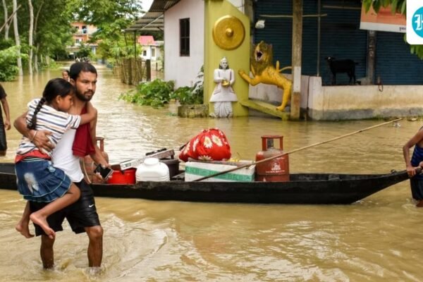 असम में बाढ़ से प्रभावित परिवारों का सर्वेक्षण