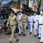 कोलकाता में सड़क पर दुर्घटना का दृश्य, तेज रफ्तार कार