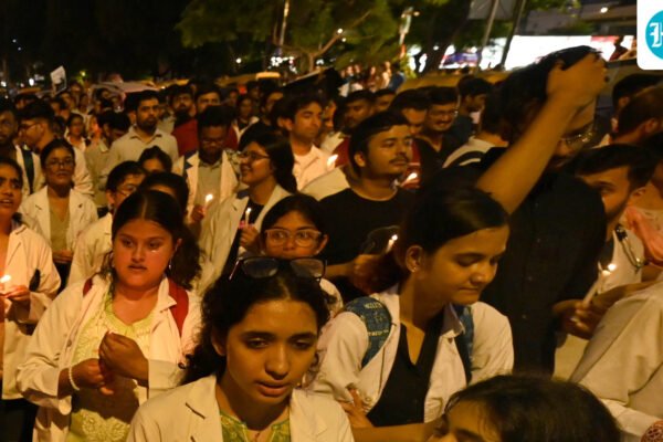 आरजी कर मेडिकल कॉलेज में बलात्कार और हत्या की घटना का विरोध