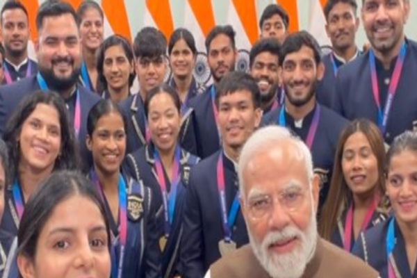 पीएम मोदी ने CWG पदक विजेताओं के साथ मुलाकात की
