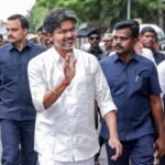 DMK और AIADMK नेताओं की बैठक का बहिष्कार