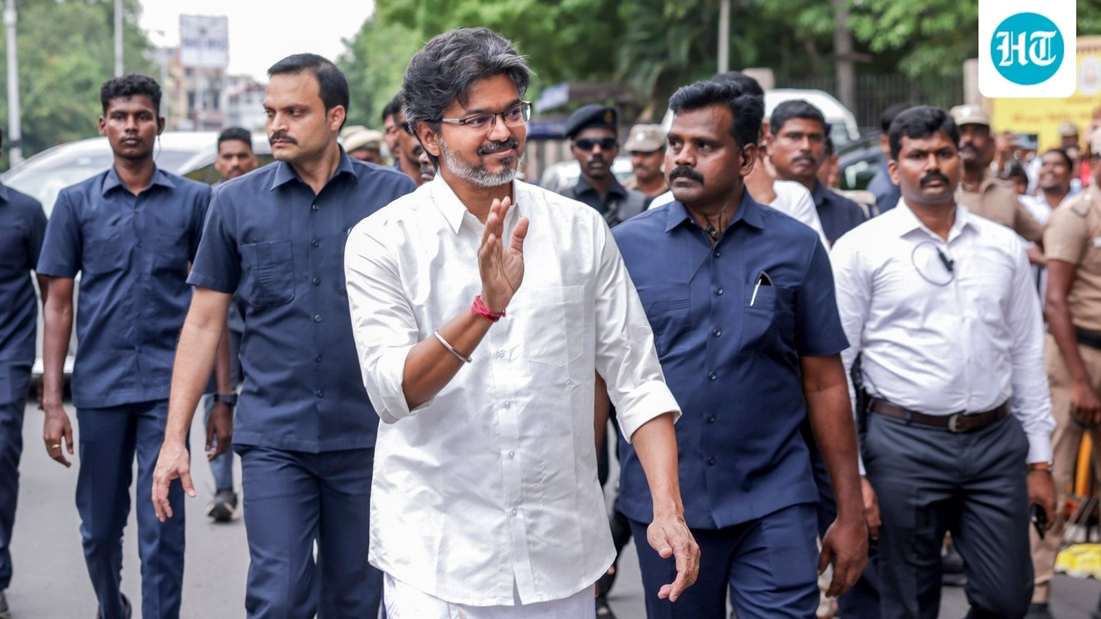 DMK और AIADMK नेताओं की बैठक का बहिष्कार