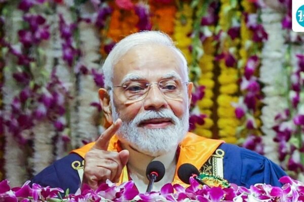 IIT-दिल्ली में पीएम मोदी छात्रों को संबोधित करते हुए