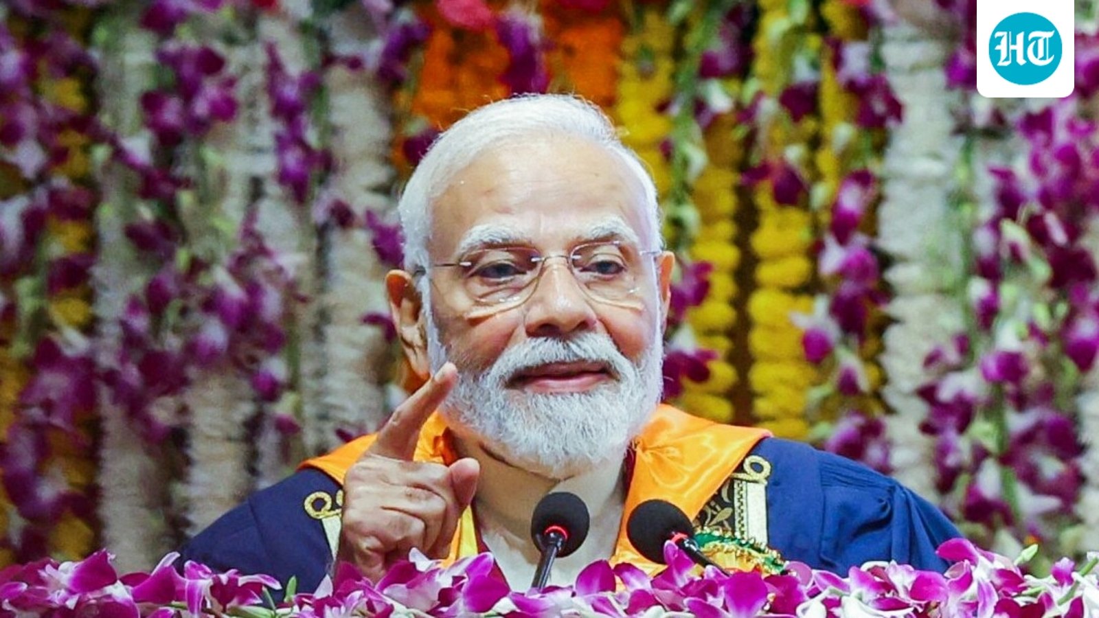 IIT-दिल्ली में पीएम मोदी छात्रों को संबोधित करते हुए